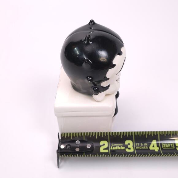 Betty Boop 1995 Ceramic Salt and Pepper Shaker with Removable Head - Picture 13 of 13